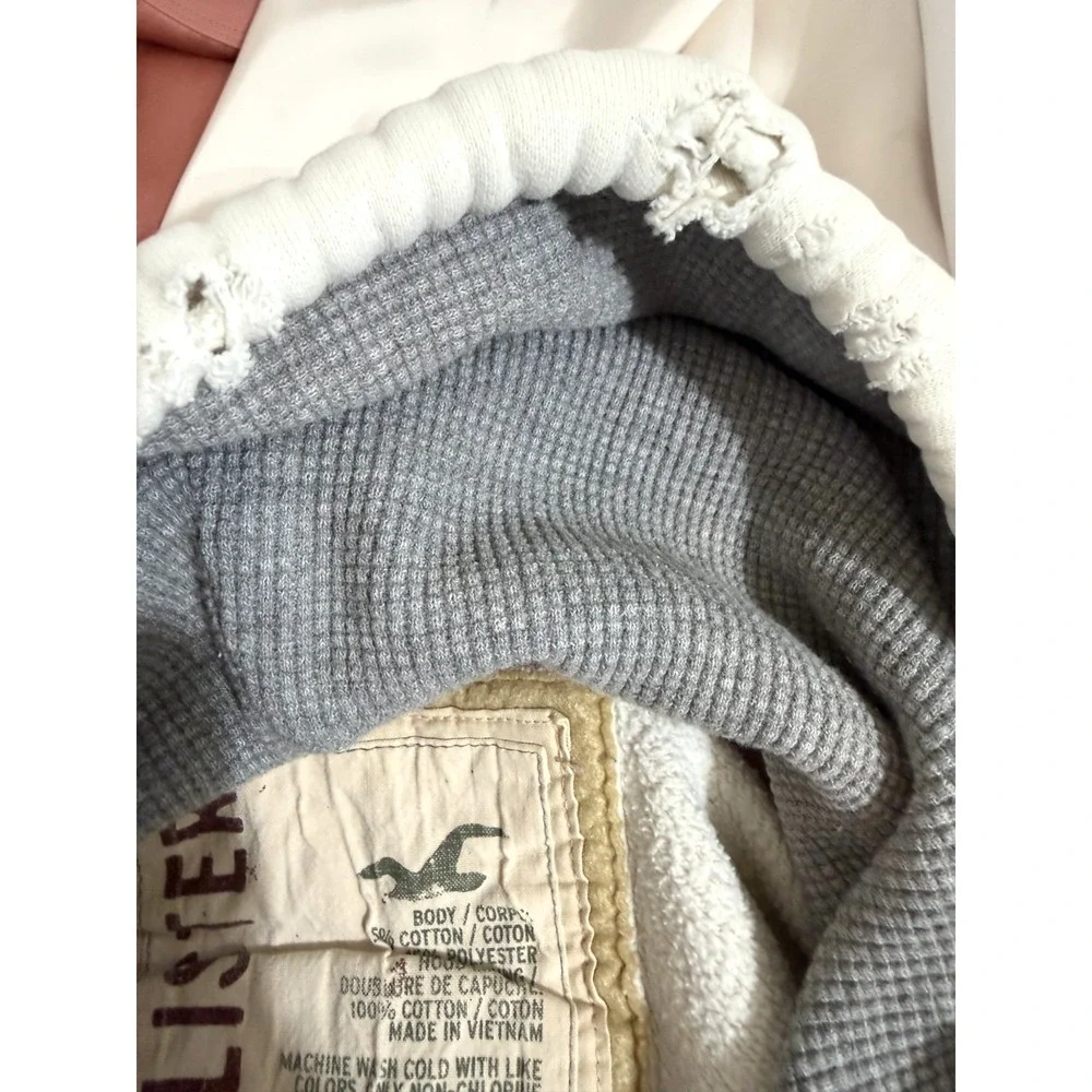 Y2K Hollister Men's Small Vintage Distressed Off White Heavy Weight Logo Hoodie